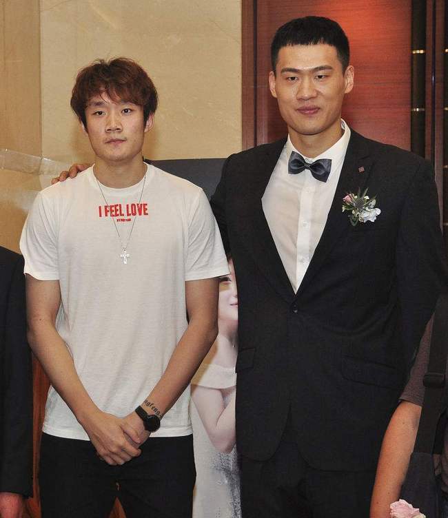 赛后山东男篮调整名单以备意甲，伤情更新环节打磨，更衣室稳定，赛程密集仍需轮换的简单介绍爱游戏官网